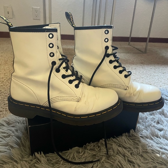 DR. MARTENS 1460 SMOOTH BOOT - Picture 4 of 15